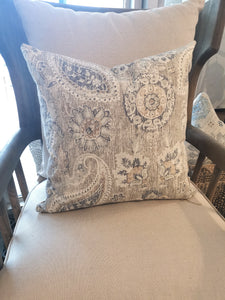 Local and handmade pillow - paisley pattern